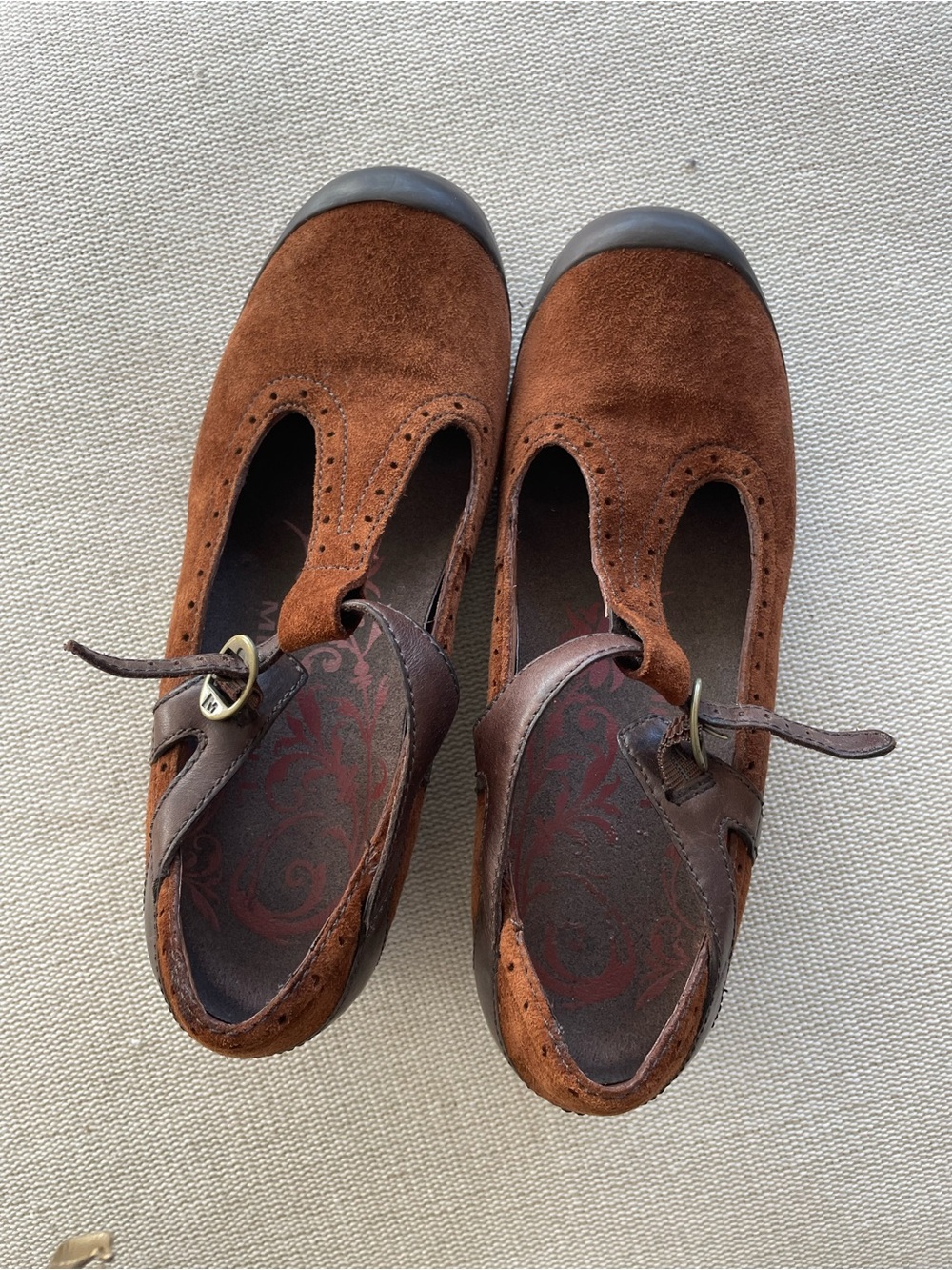 Merrell Plaza Mary Jane T-Strap Dark Spice Suede
Shoe - Picture 3 of 10